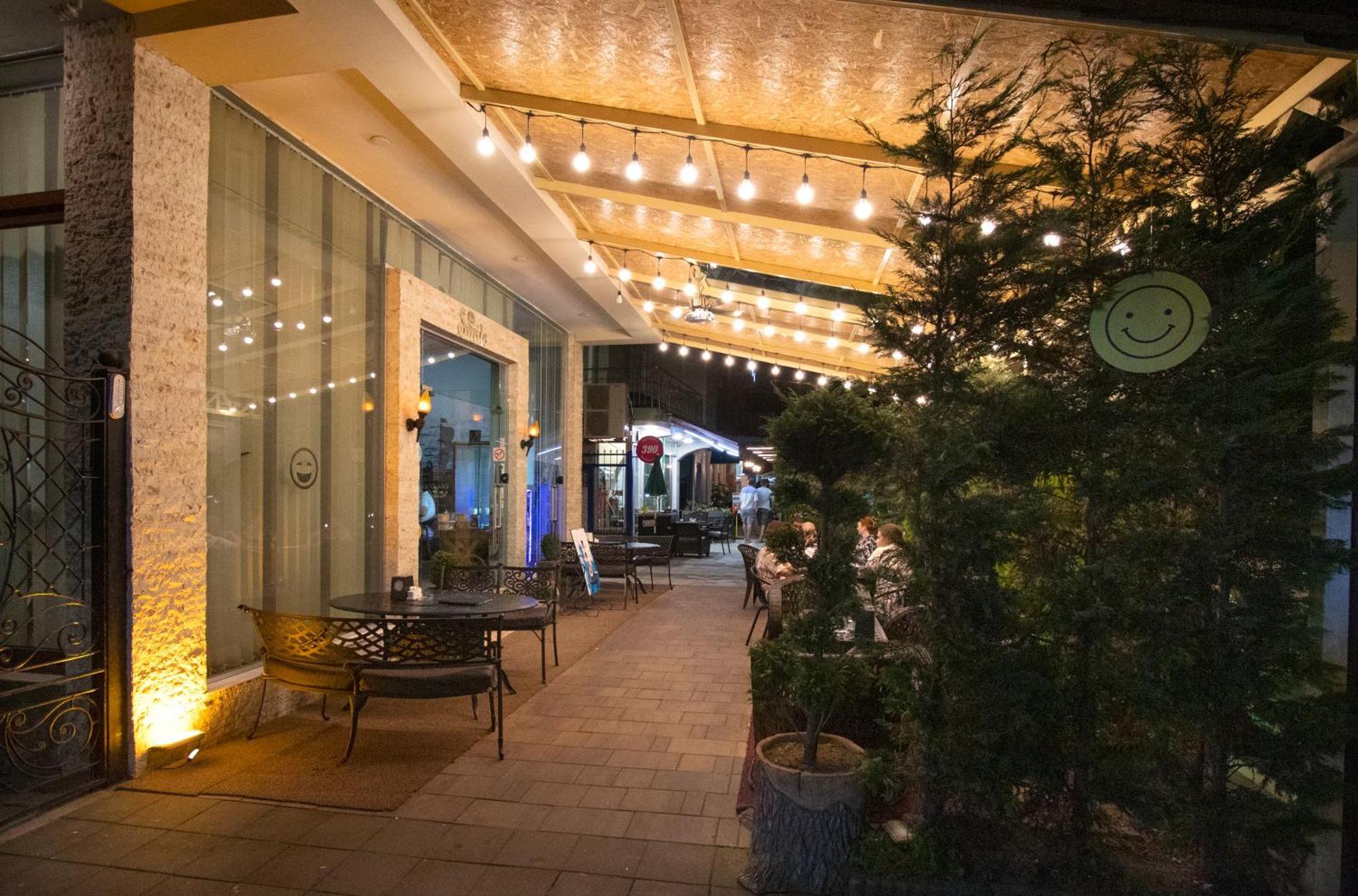 Hotel Smile Kobuleti Εξωτερικό φωτογραφία