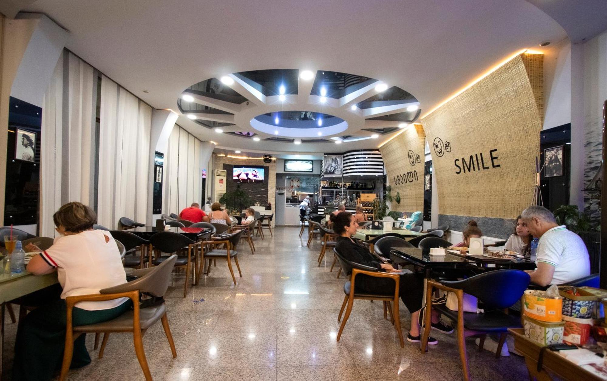 Hotel Smile Kobuleti Εξωτερικό φωτογραφία