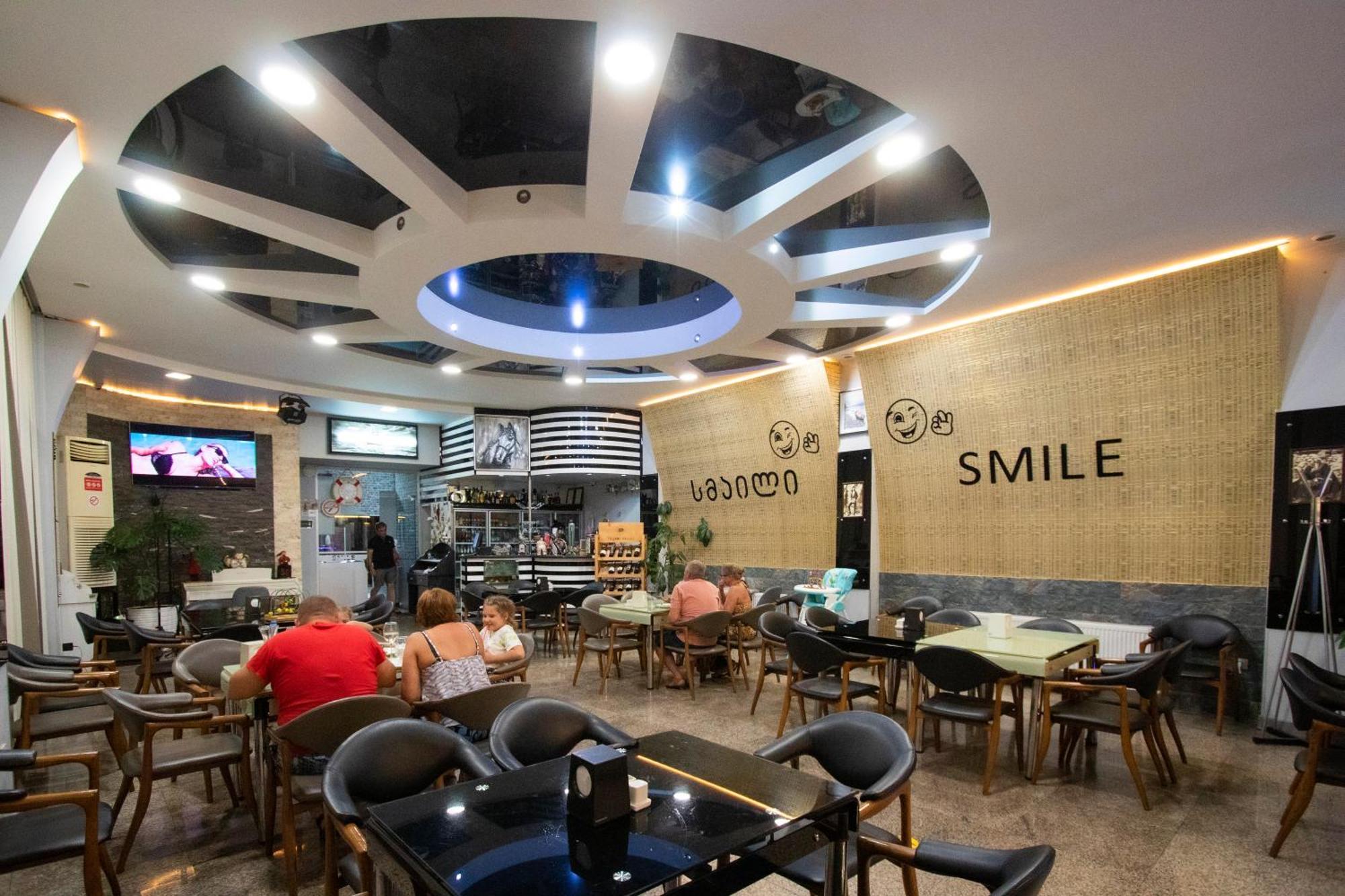 Hotel Smile Kobuleti Εξωτερικό φωτογραφία