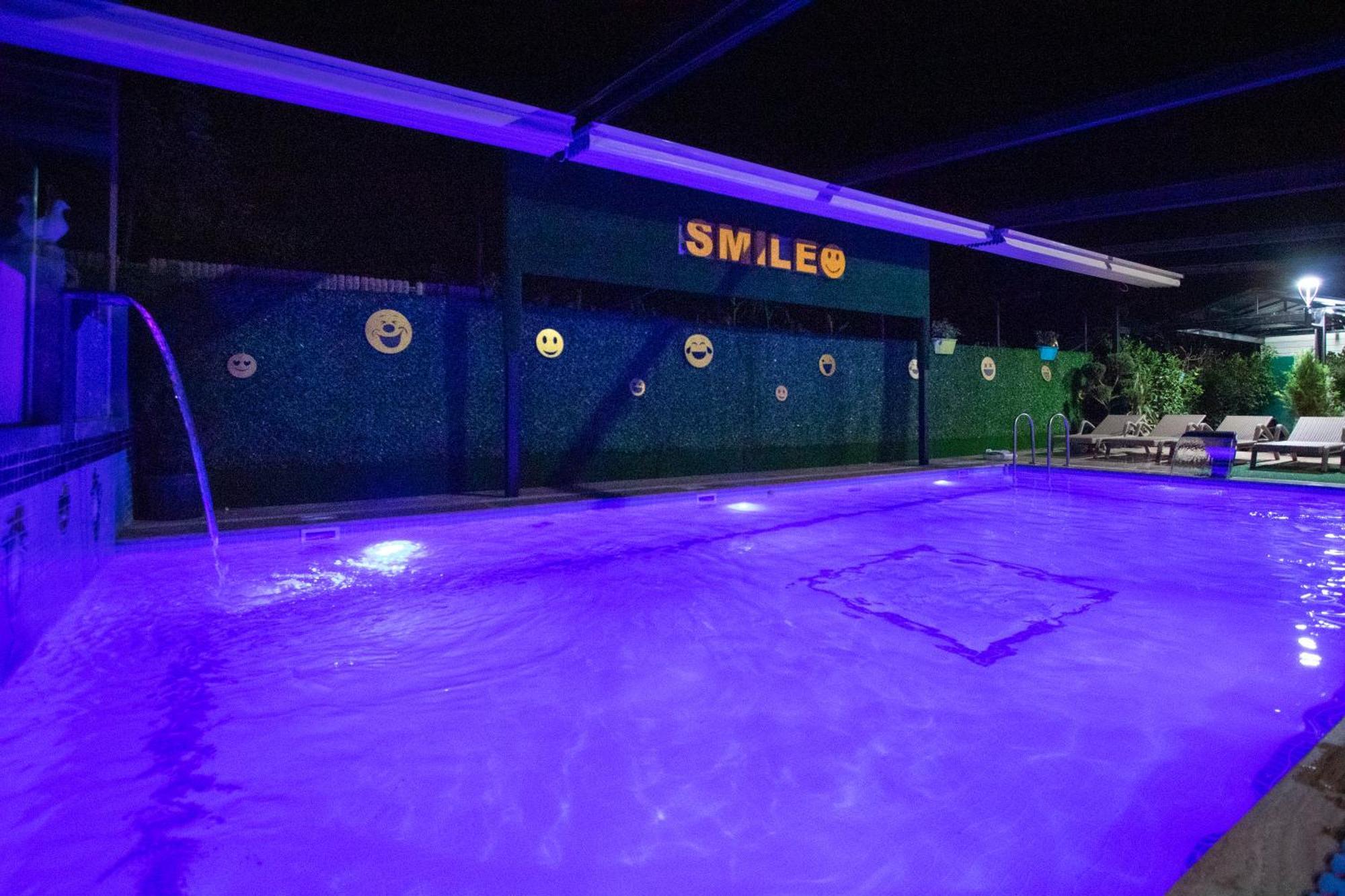 Hotel Smile Kobuleti Εξωτερικό φωτογραφία