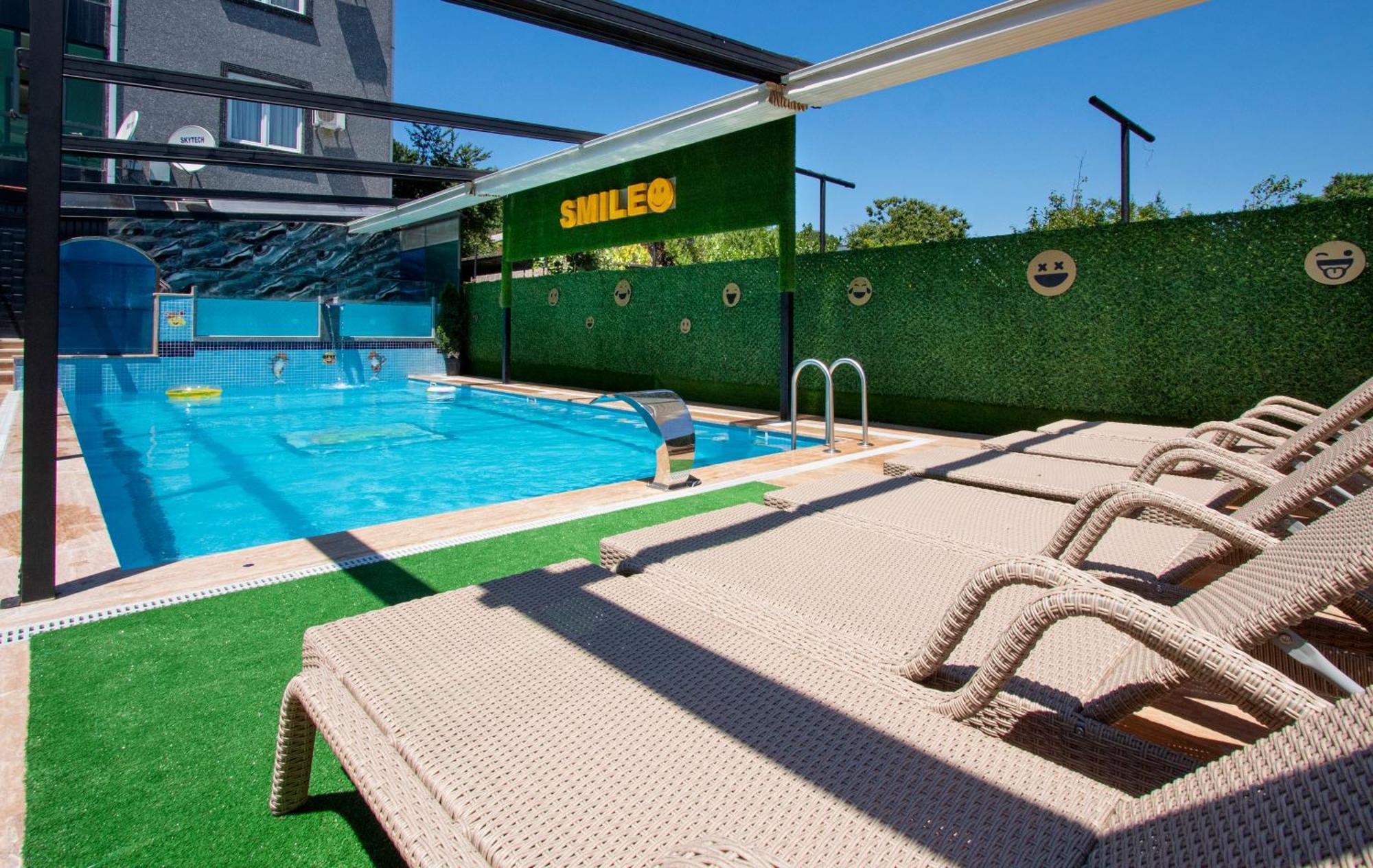Hotel Smile Kobuleti Εξωτερικό φωτογραφία