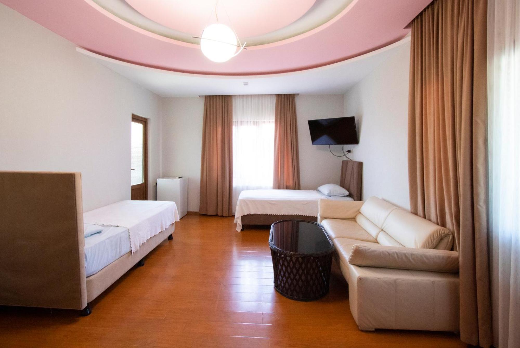 Hotel Smile Kobuleti Εξωτερικό φωτογραφία